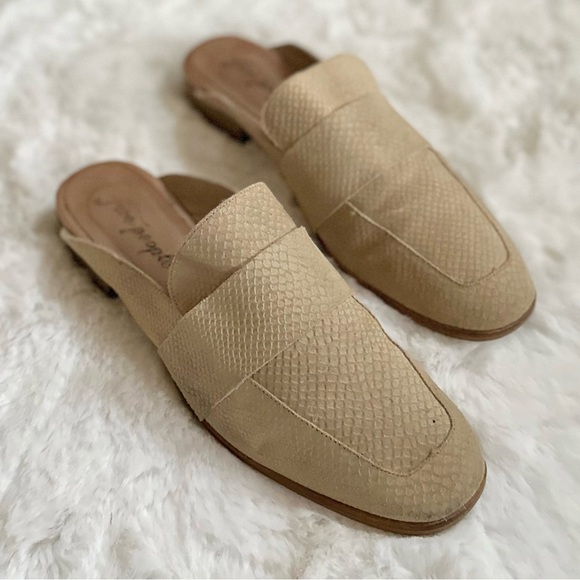 FREE PEOPLE 41 / 9.5 10 At Ease Embossed Suede Slip On Cafe Taupe Loafer Mules - Picture 1 of 15